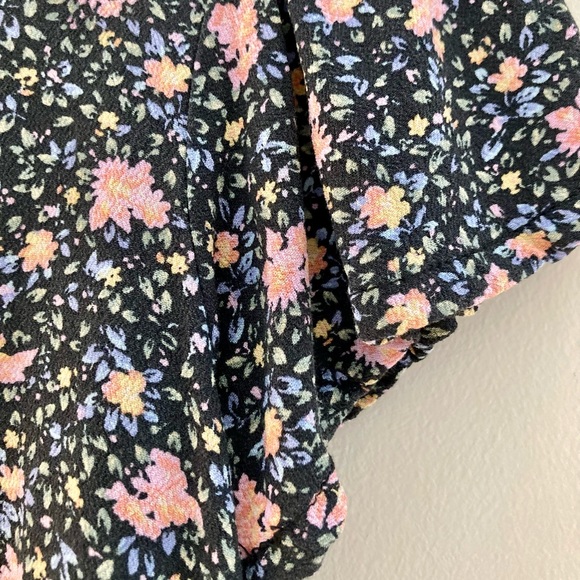 Very cute floral cropped top - Picture 3 of 4